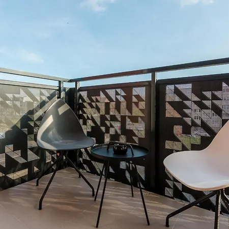 아파트 Dwie Motlawy Luxury With Stunning View In Old Town By Renters