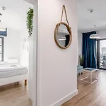 Dwie Motlawy Luxury With Stunning View In Old Town By Renters