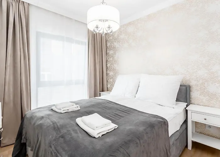Апартаменты Dwie Motlawy Luxury With Stunning View In Old Town By Renters *