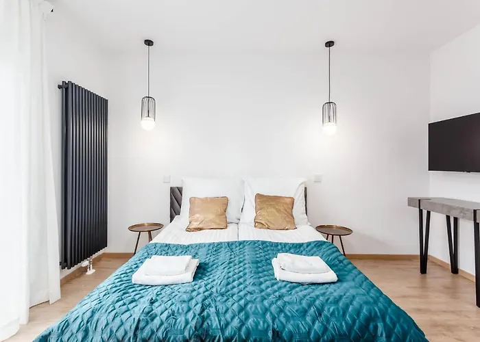 Dwie Motlawy Luxury With Stunning View In Old Town By Renters Апартаменты *