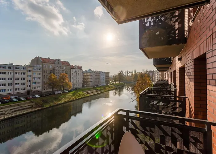 Апартаменты Dwie Motlawy Luxury With Stunning View In Old Town By Renters