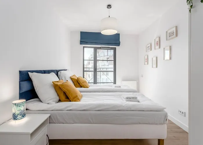 Апартаменты Dwie Motlawy Luxury With Stunning View In Old Town By Renters *