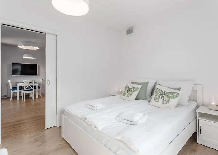 Апартаменты Dwie Motlawy Luxury With Stunning View In Old Town By Renters Гданьск